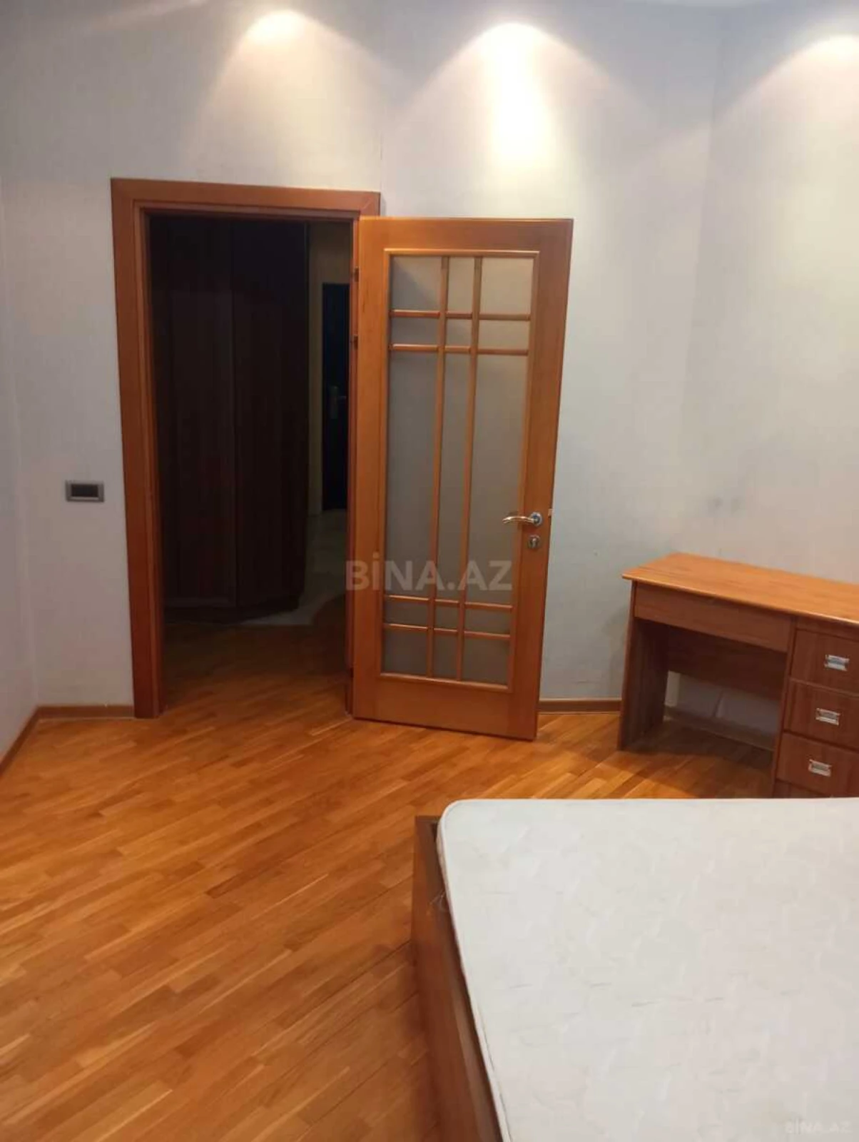 Kirayə verilir 3 otaqlı mənzil 100 m²