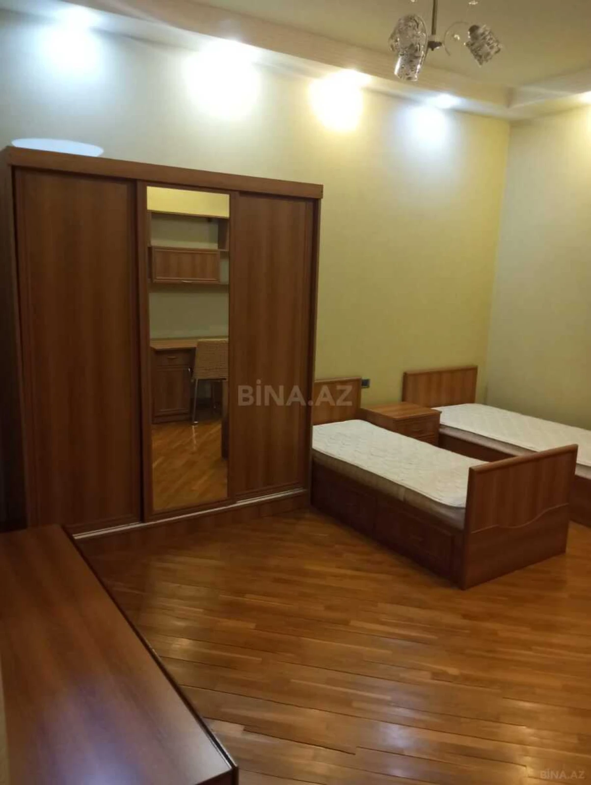 Kirayə verilir 3 otaqlı mənzil 100 m²