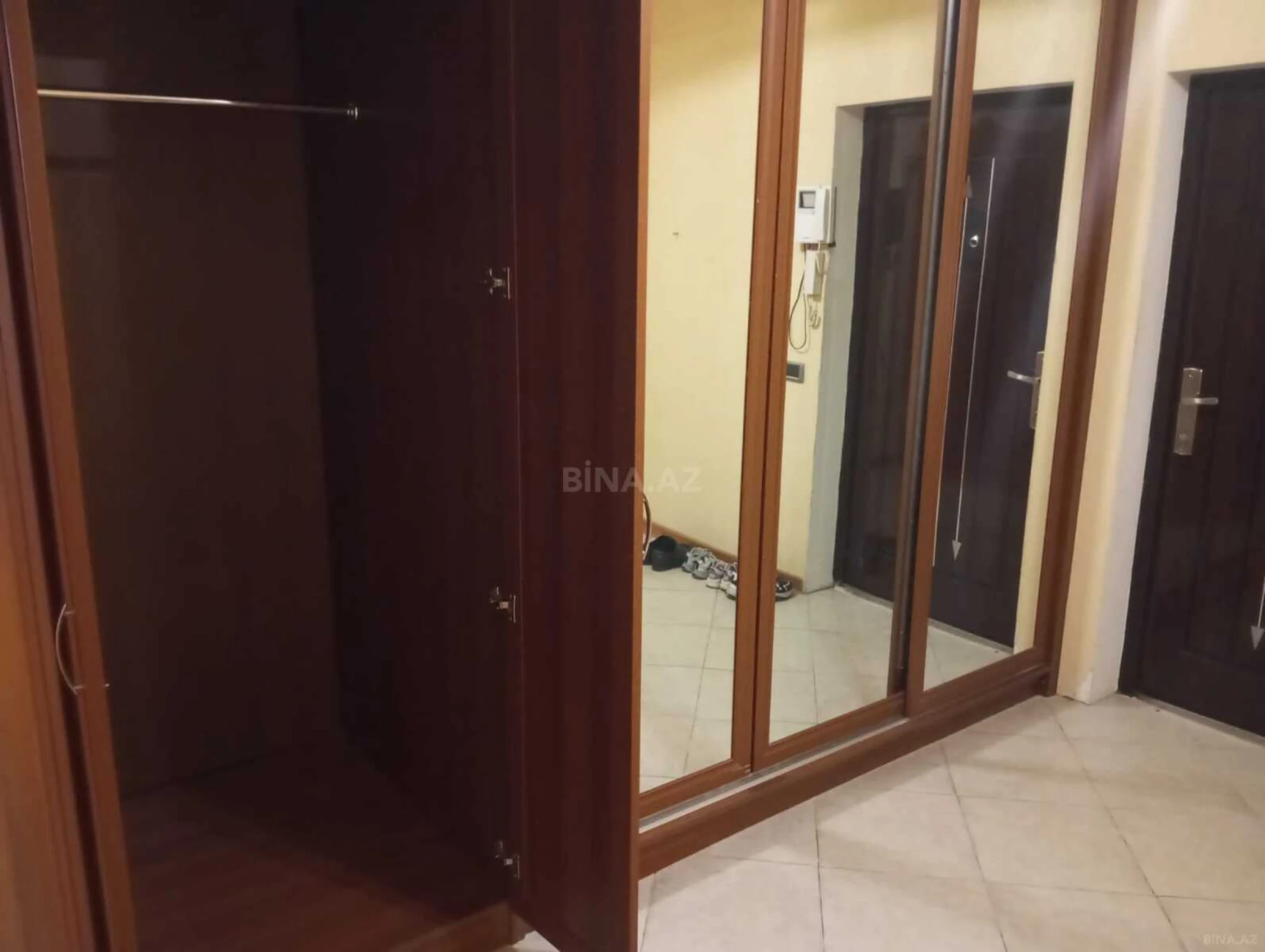 Kirayə verilir 3 otaqlı mənzil 100 m²