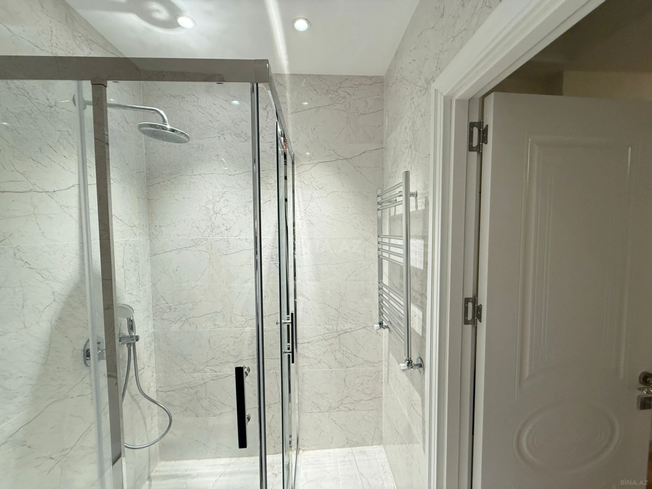 Kirayə verilir 2 otaqlı mənzil 80 m²