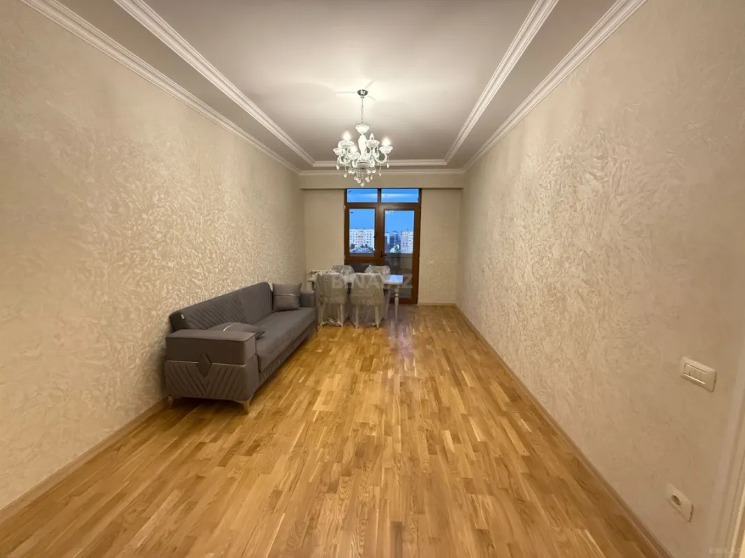 Kirayə verilir 2 otaqlı mənzil 80 m²