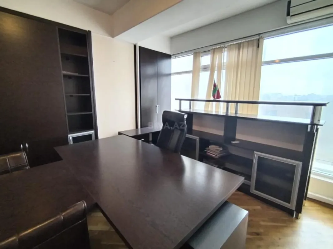 Satılır obyekt 117 m²