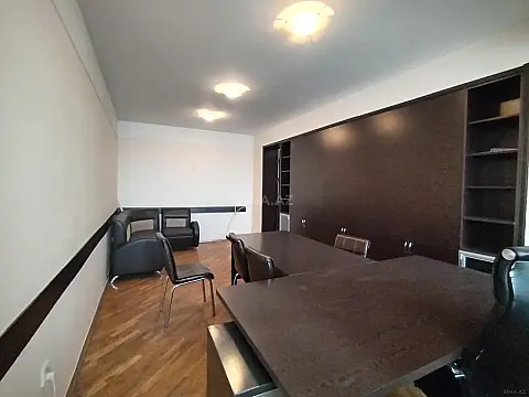 Satılır obyekt 117 m²