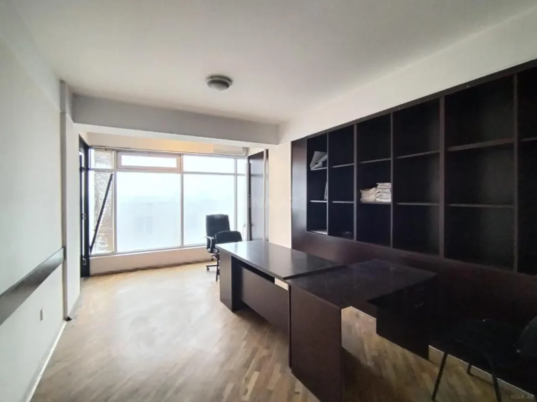 Satılır obyekt 117 m²