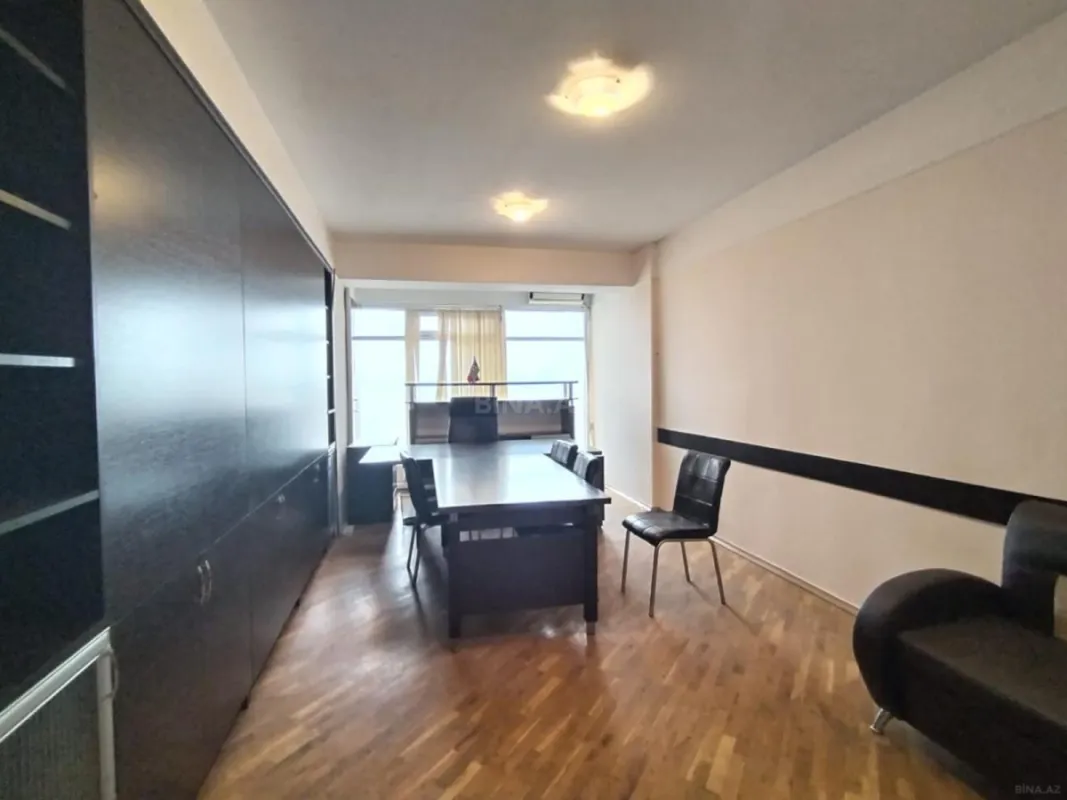 Satılır obyekt 117 m²