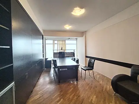 Satılır obyekt 117 m²