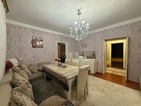 Satılır 4 otaqlı mənzil 80 m²