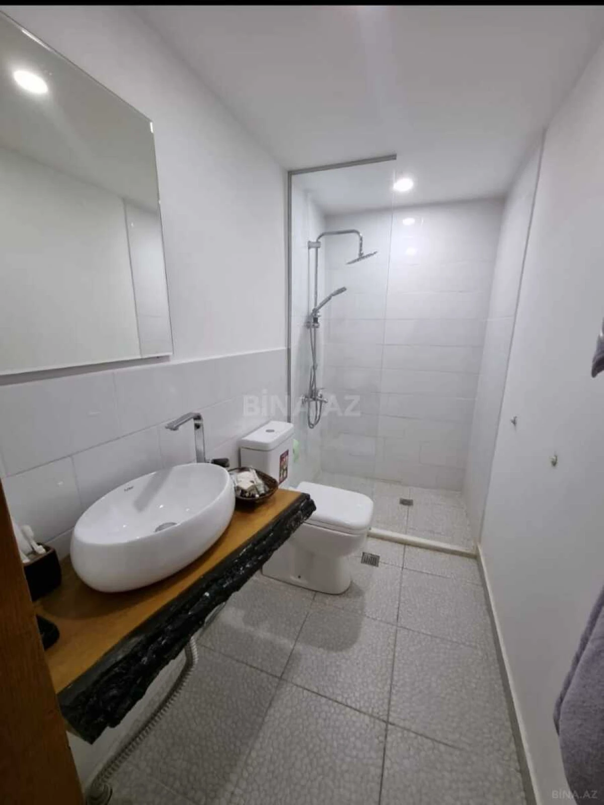 Kirayə verilir 5 otaqlı həyət evi 250 m²