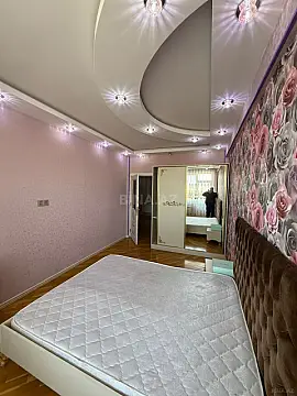 Kirayə verilir 2 otaqlı mənzil 100 m²