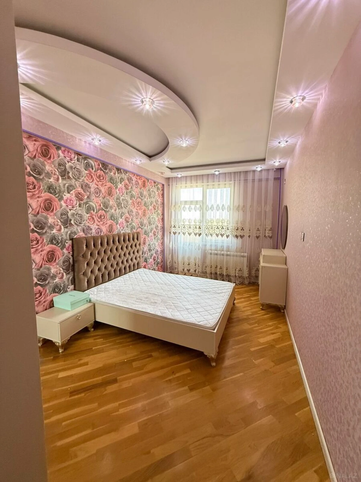 Kirayə verilir 2 otaqlı mənzil 100 m²