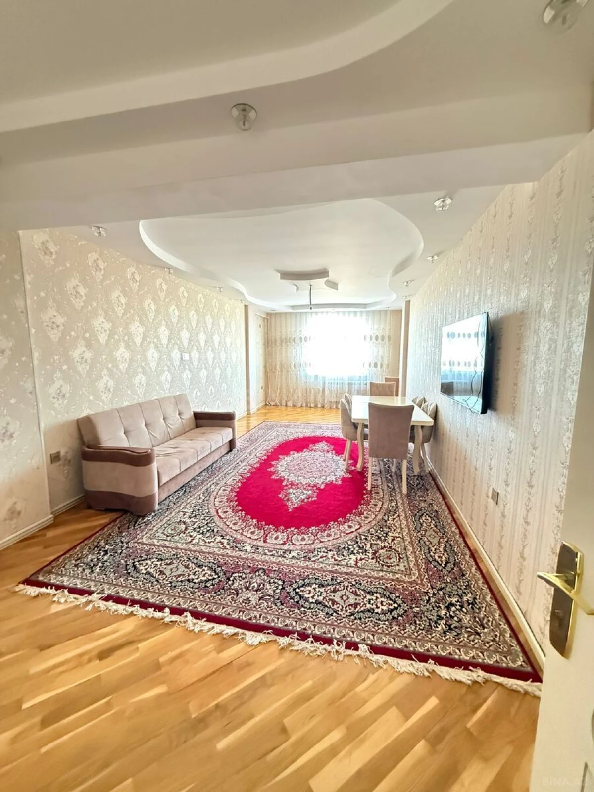Kirayə verilir 2 otaqlı mənzil 100 m²