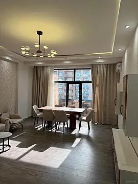 Kirayə verilir 2 otaqlı mənzil 95 m² — Bakı 2 otaq 95.00 m²