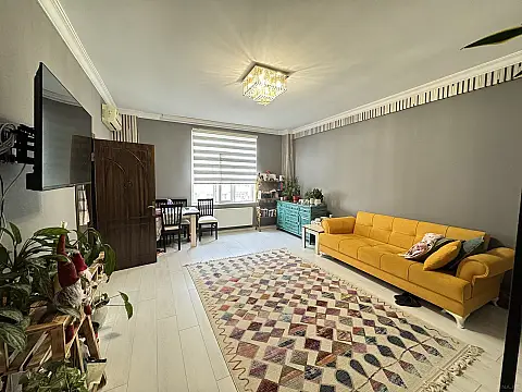 Satılır 2 otaqlı mənzil 65 m²