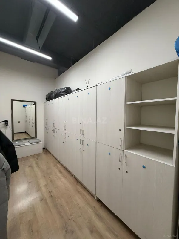 Kirayə verilir 3 otaqlı ofis 131 m²