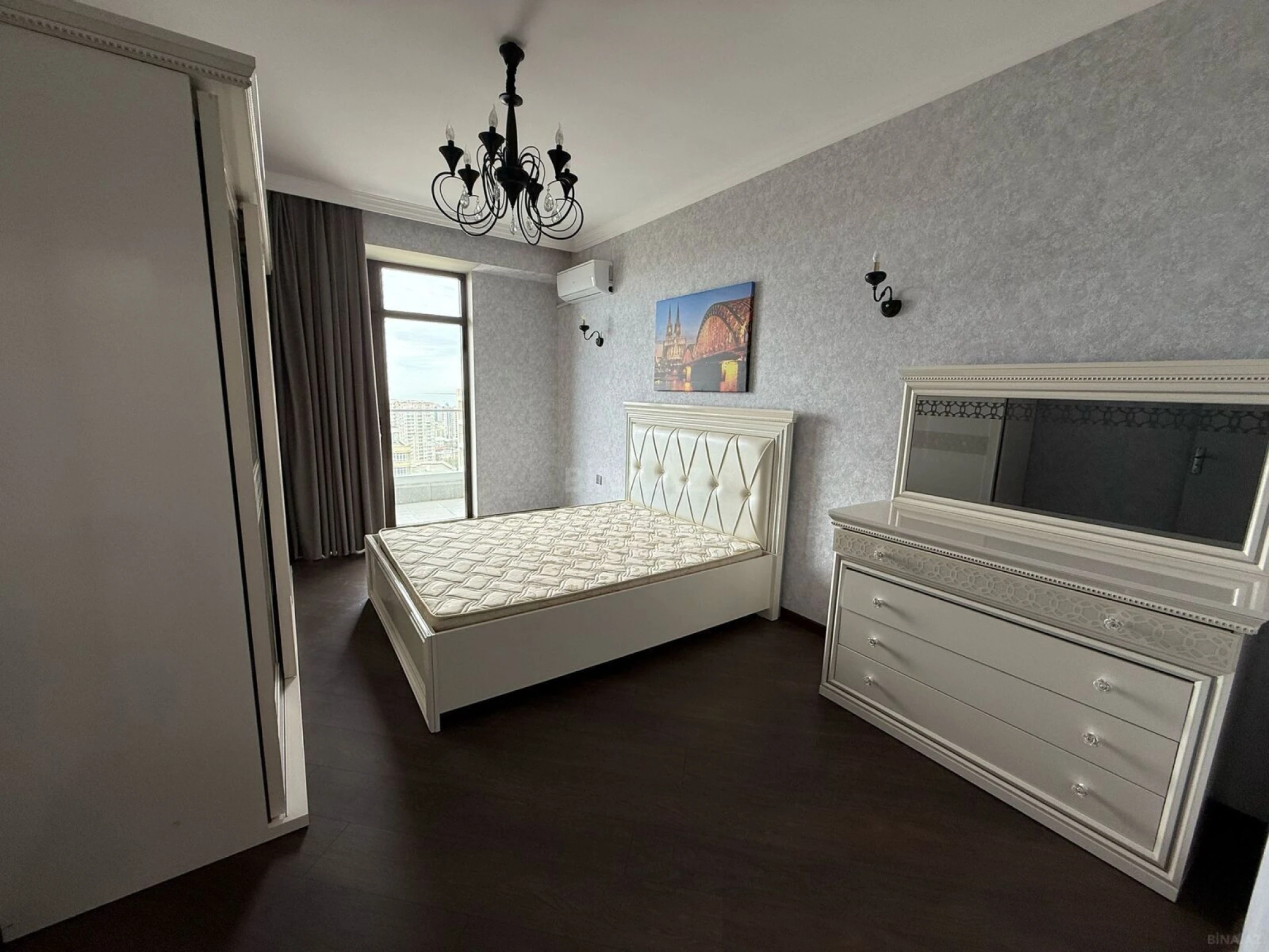 Kirayə verilir 3 otaqlı mənzil 105 m²