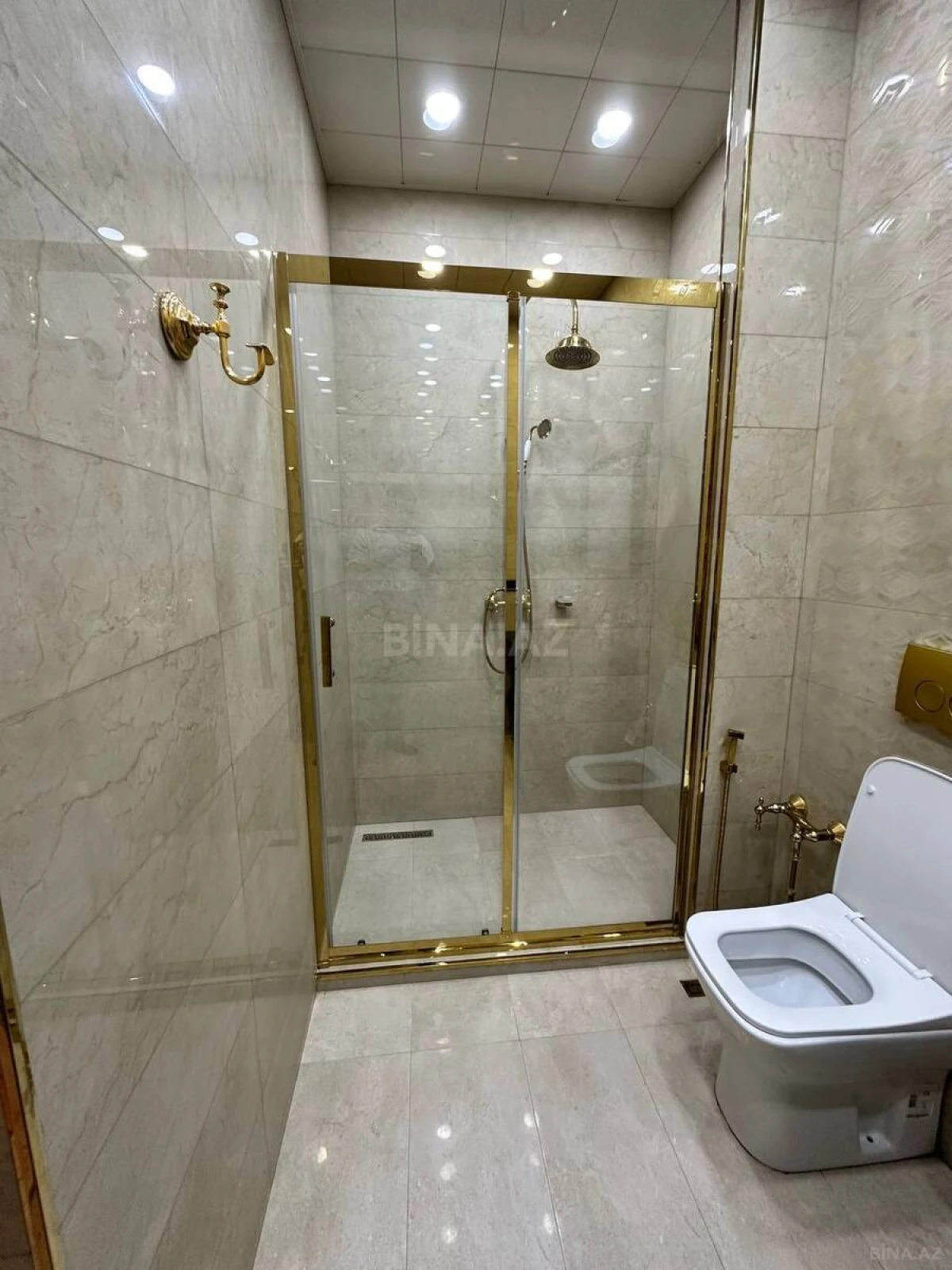 Satılır 4 otaqlı mənzil 200 m²