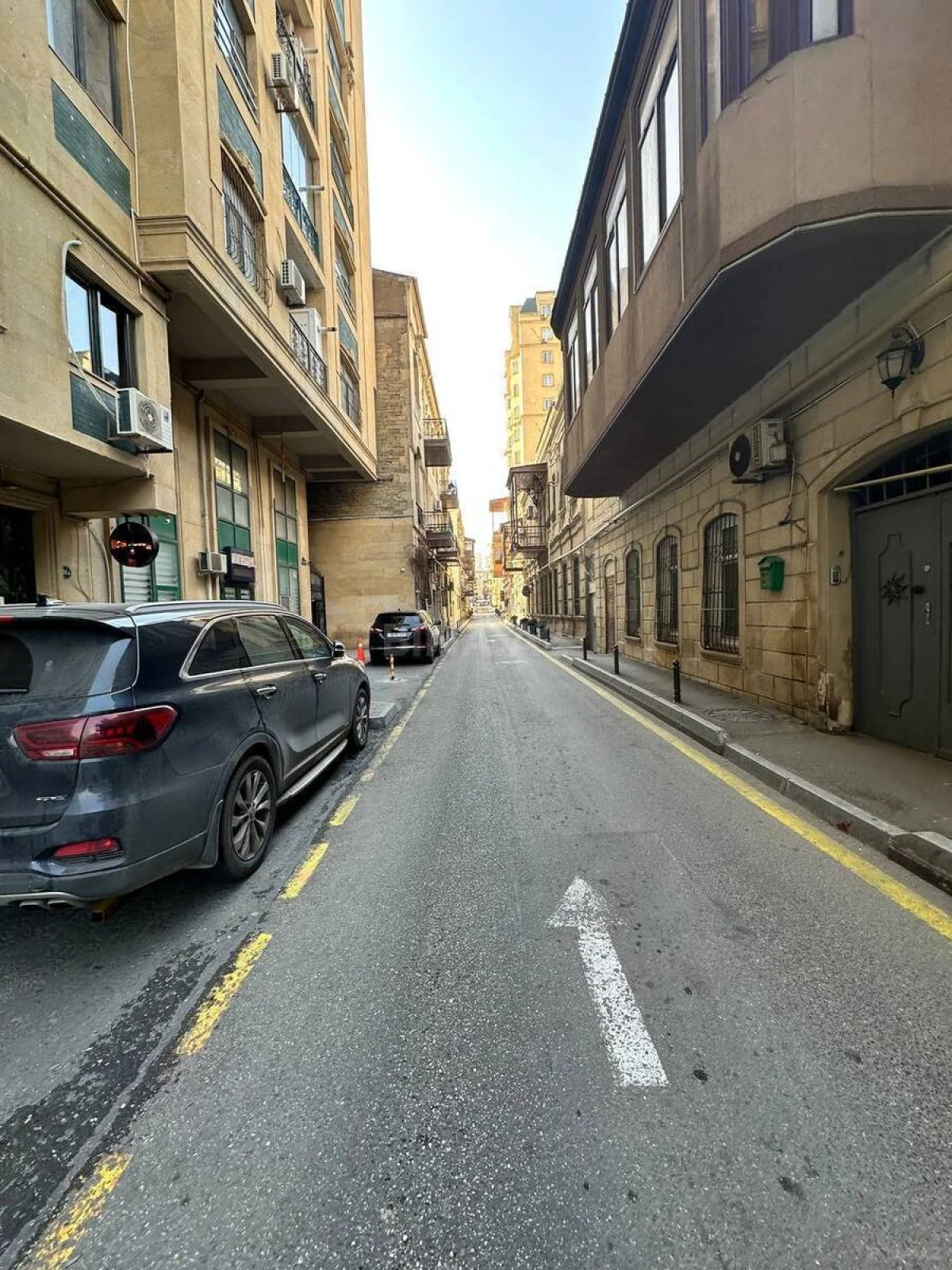 Satılır 4 otaqlı mənzil 200 m²