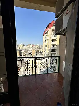Satılır 4 otaqlı mənzil 200 m²