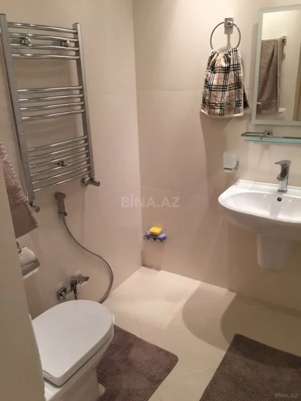 Kirayə verilir 2 otaqlı mənzil 70 m²