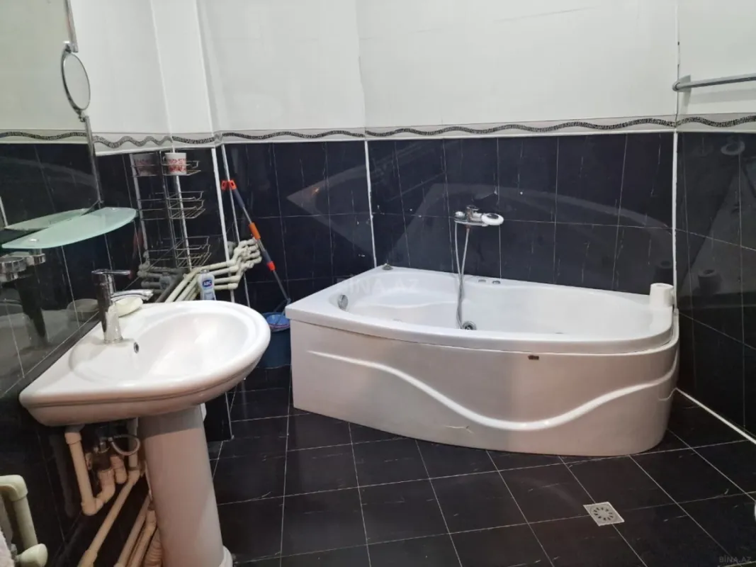 Kirayə verilir 5 otaqlı həyət evi 200 m²