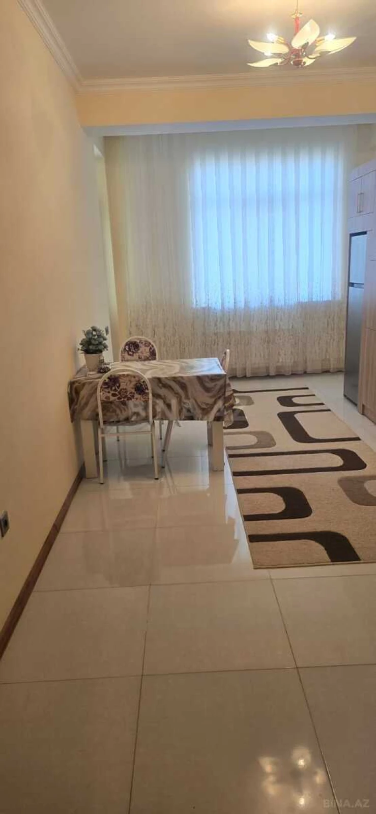 Kirayə verilir 3 otaqlı mənzil 120 m²