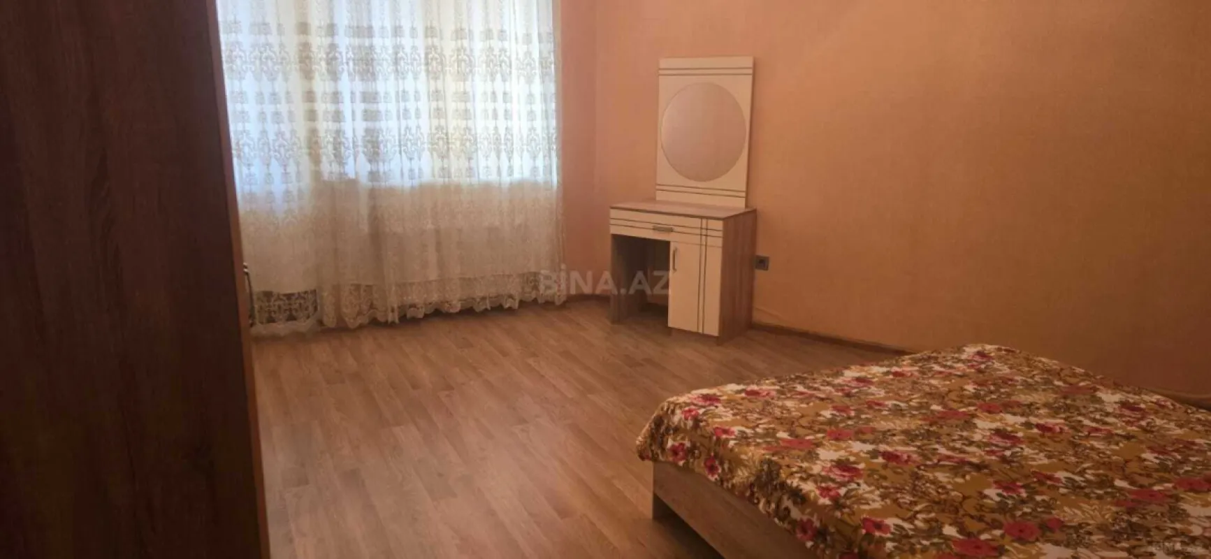 Kirayə verilir 3 otaqlı mənzil 120 m²