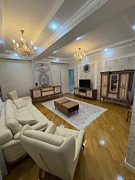 Satılır 3 otaqlı mənzil 132 m² — Bakı, 8-ci mikrorayon 3 otaq 132.00 m²