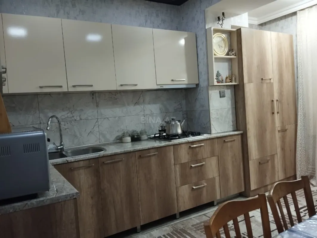 Satılır 4 otaqlı mənzil 100 m²