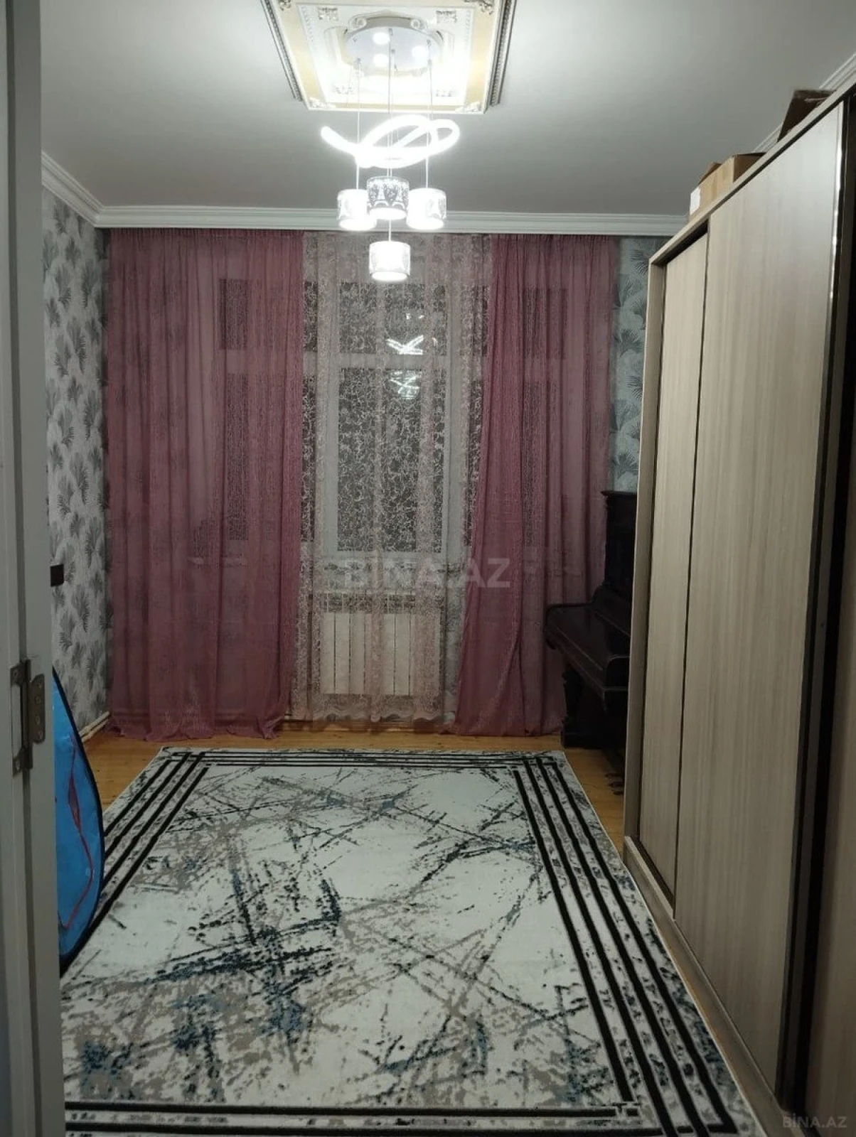 Satılır 4 otaqlı mənzil 100 m²
