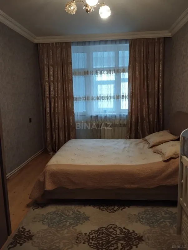 Satılır 4 otaqlı mənzil 100 m²