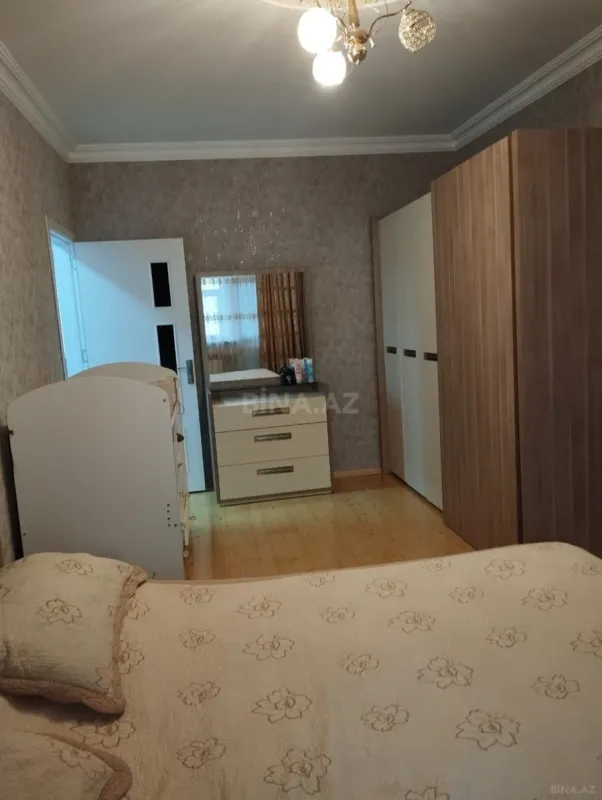 Satılır 4 otaqlı mənzil 100 m²