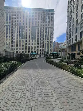 Satılır 4 otaqlı mənzil 219.6 m²