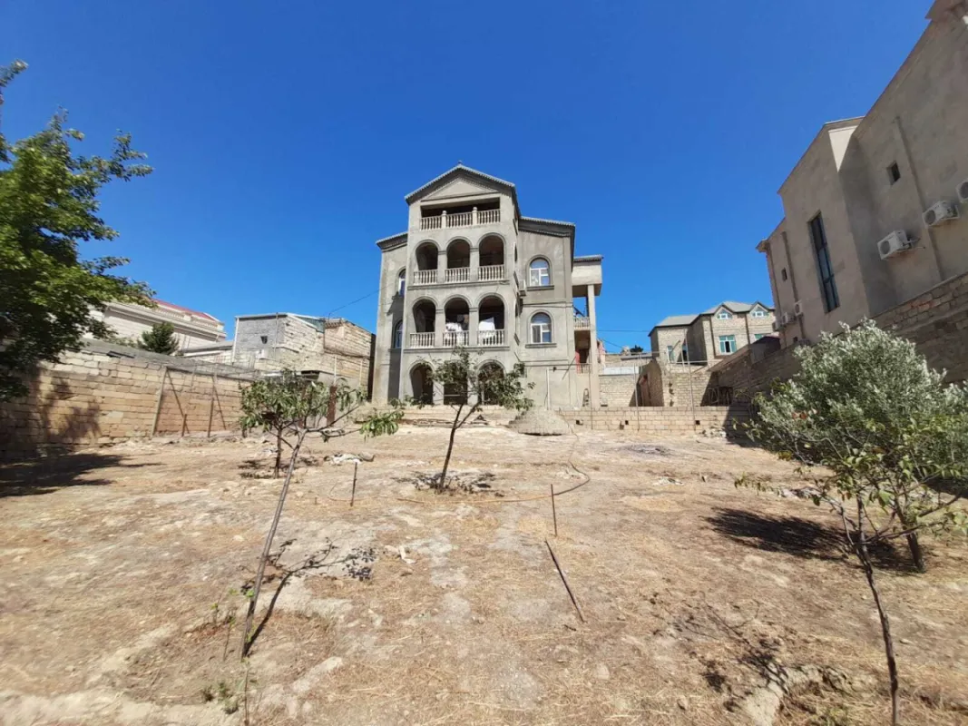 Satılır 7 otaqlı həyət evi 432 m²