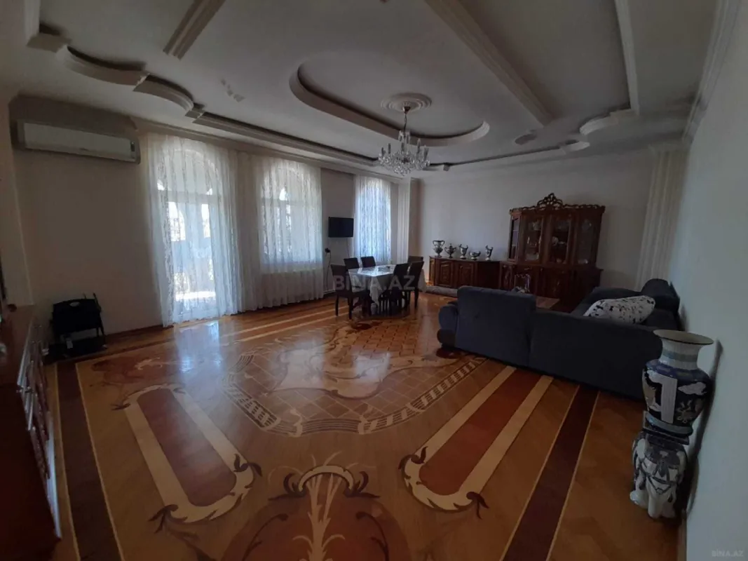 Satılır 7 otaqlı həyət evi 432 m²