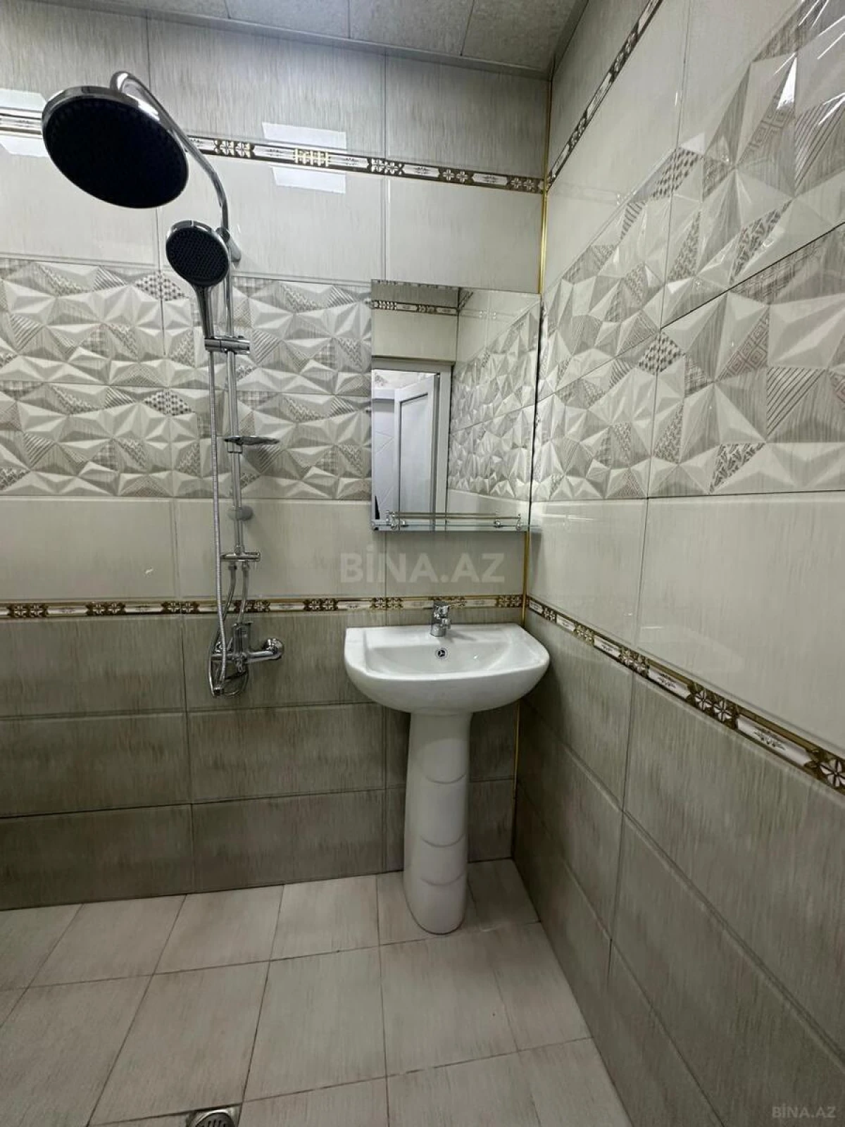 Satılır 2 otaqlı mənzil 45 m²