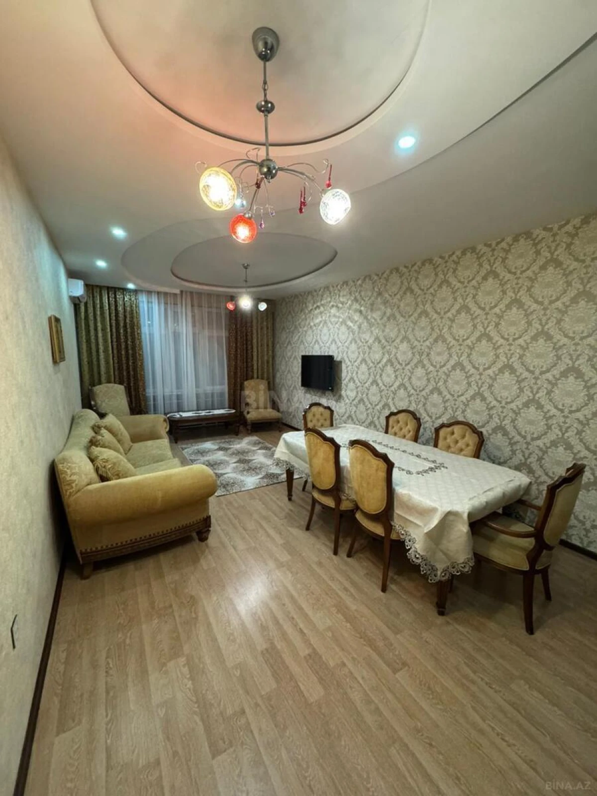 Kirayə verilir 3 otaqlı mənzil 160 m²