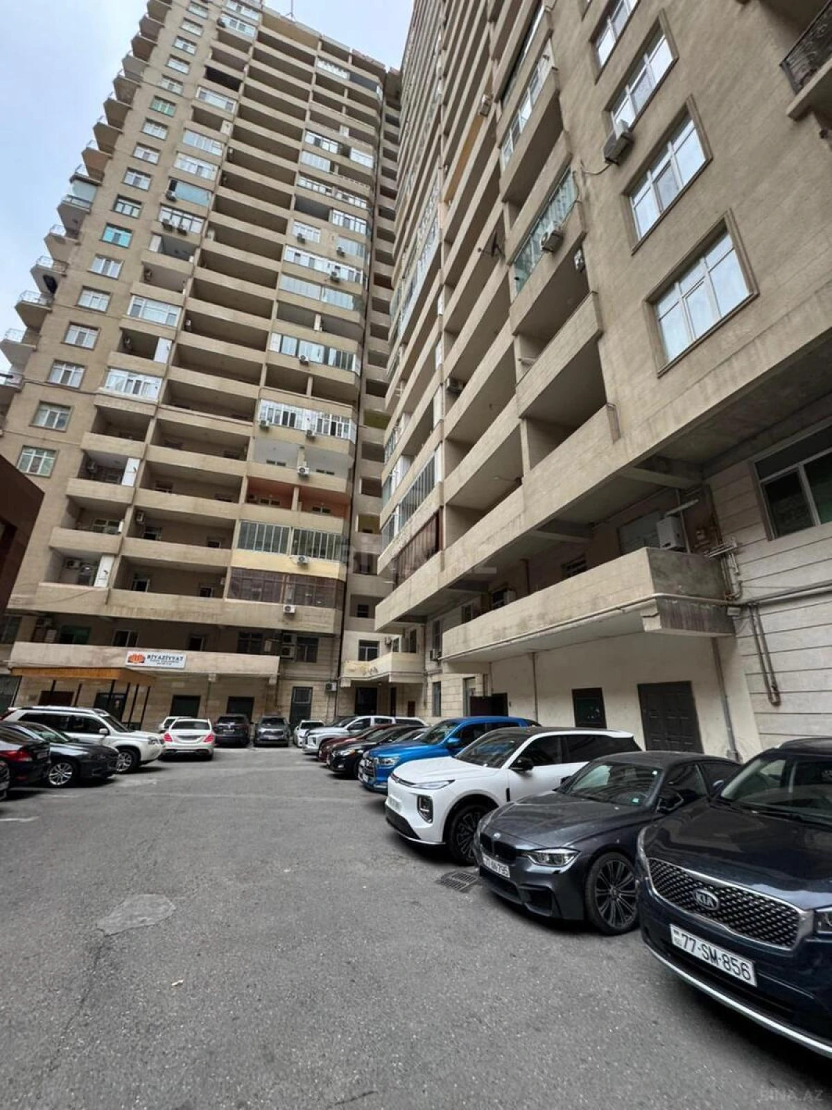 Kirayə verilir 3 otaqlı mənzil 160 m²