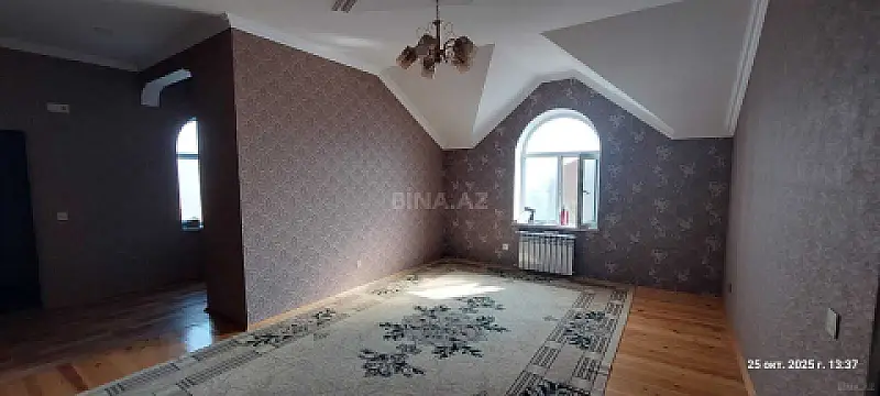Satılır 5 otaqlı həyət evi 200 m²