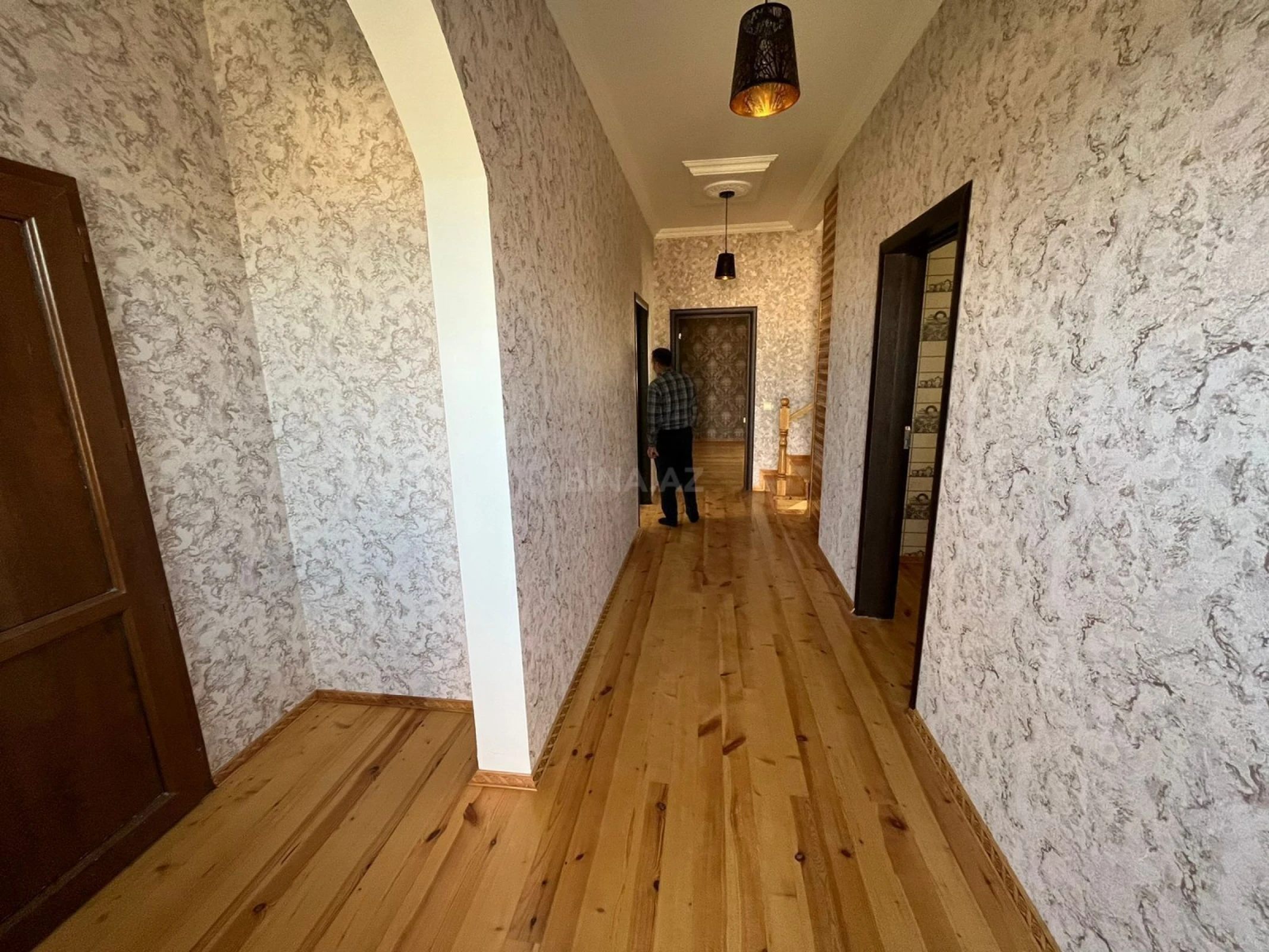 Satılır 5 otaqlı həyət evi 200 m²