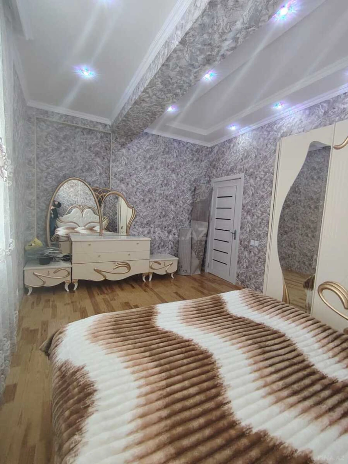 Satılır 3 otaqlı mənzil 85 m²