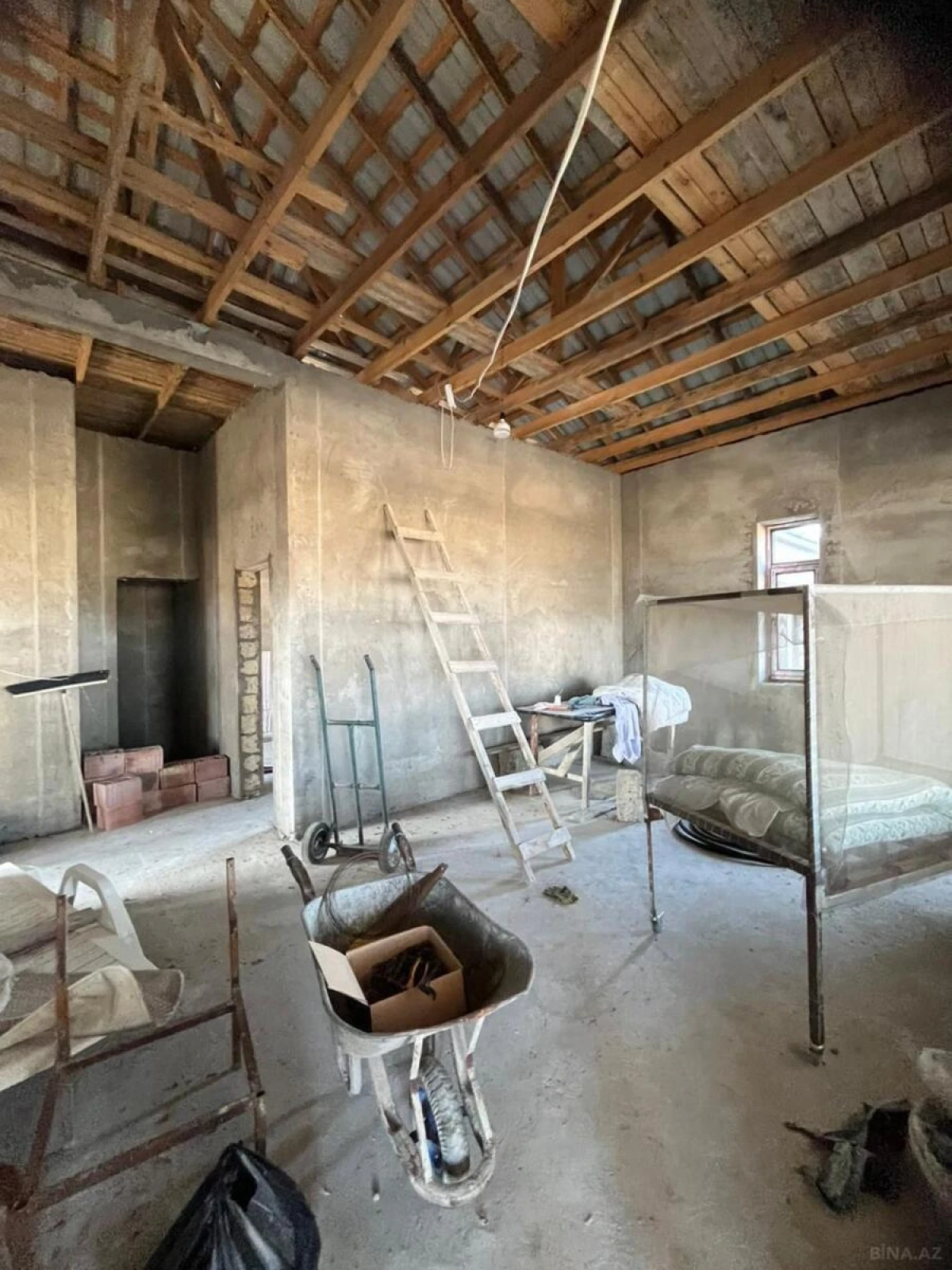 Satılır 4 otaqlı həyət evi 161 m²