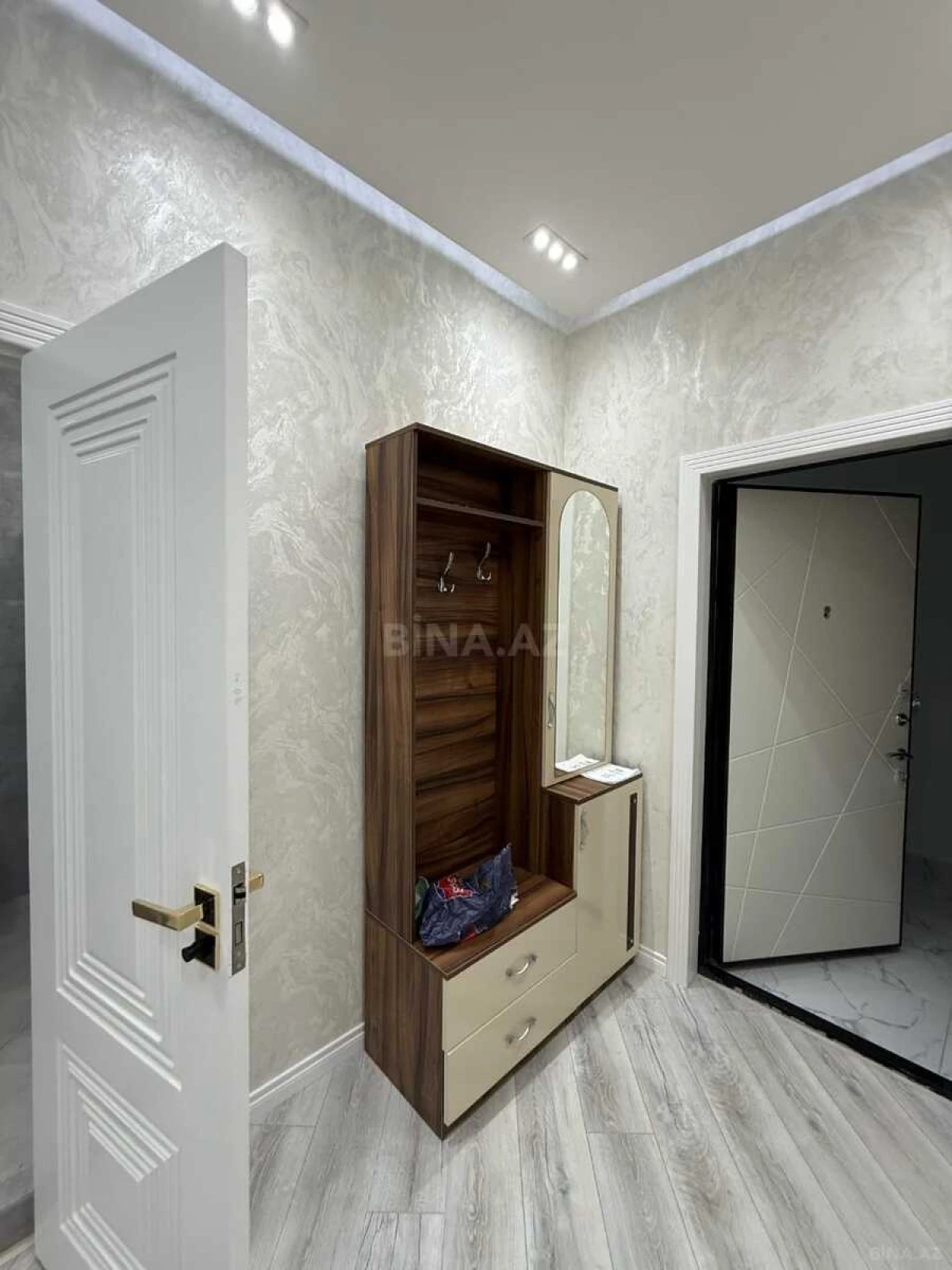 Kirayə verilir 2 otaqlı mənzil 65 m²