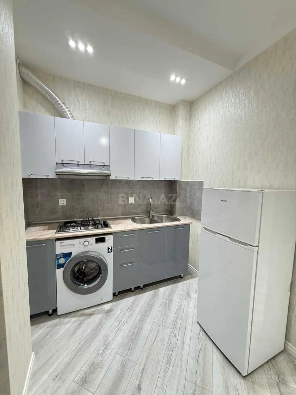 Kirayə verilir 2 otaqlı mənzil 65 m²