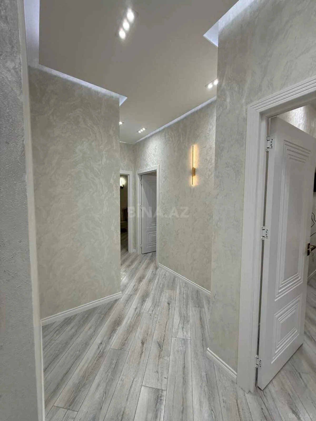 Kirayə verilir 2 otaqlı mənzil 65 m²