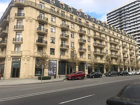 Satılır 4 otaqlı mənzil 170 m² — Bakı 4 otaq 170.00 m²