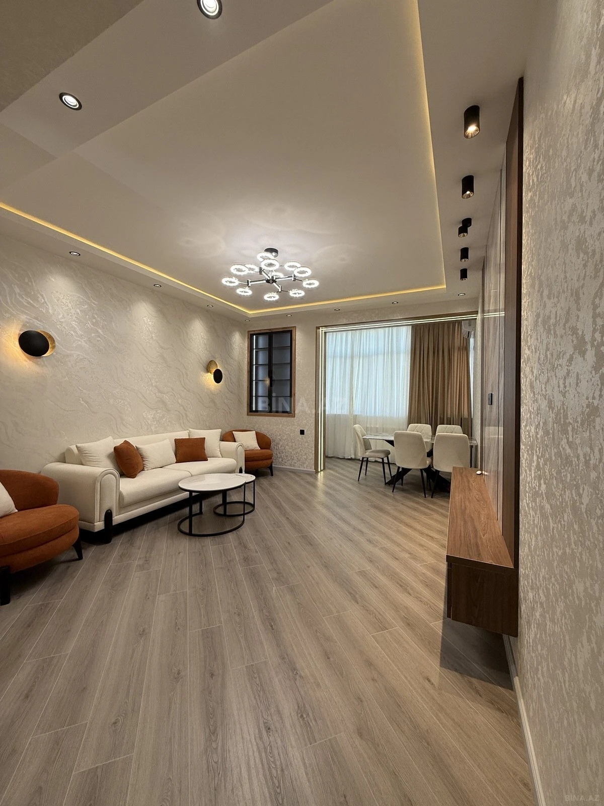 Satılır 2 otaqlı mənzil 83 m²