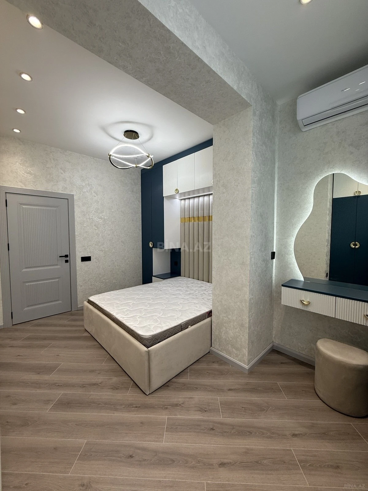 Satılır 2 otaqlı mənzil 83 m²