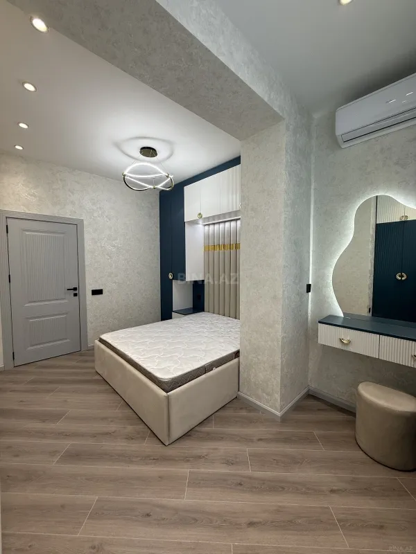 Satılır 2 otaqlı mənzil 83 m²