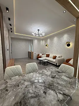 Satılır 2 otaqlı mənzil 83 m²