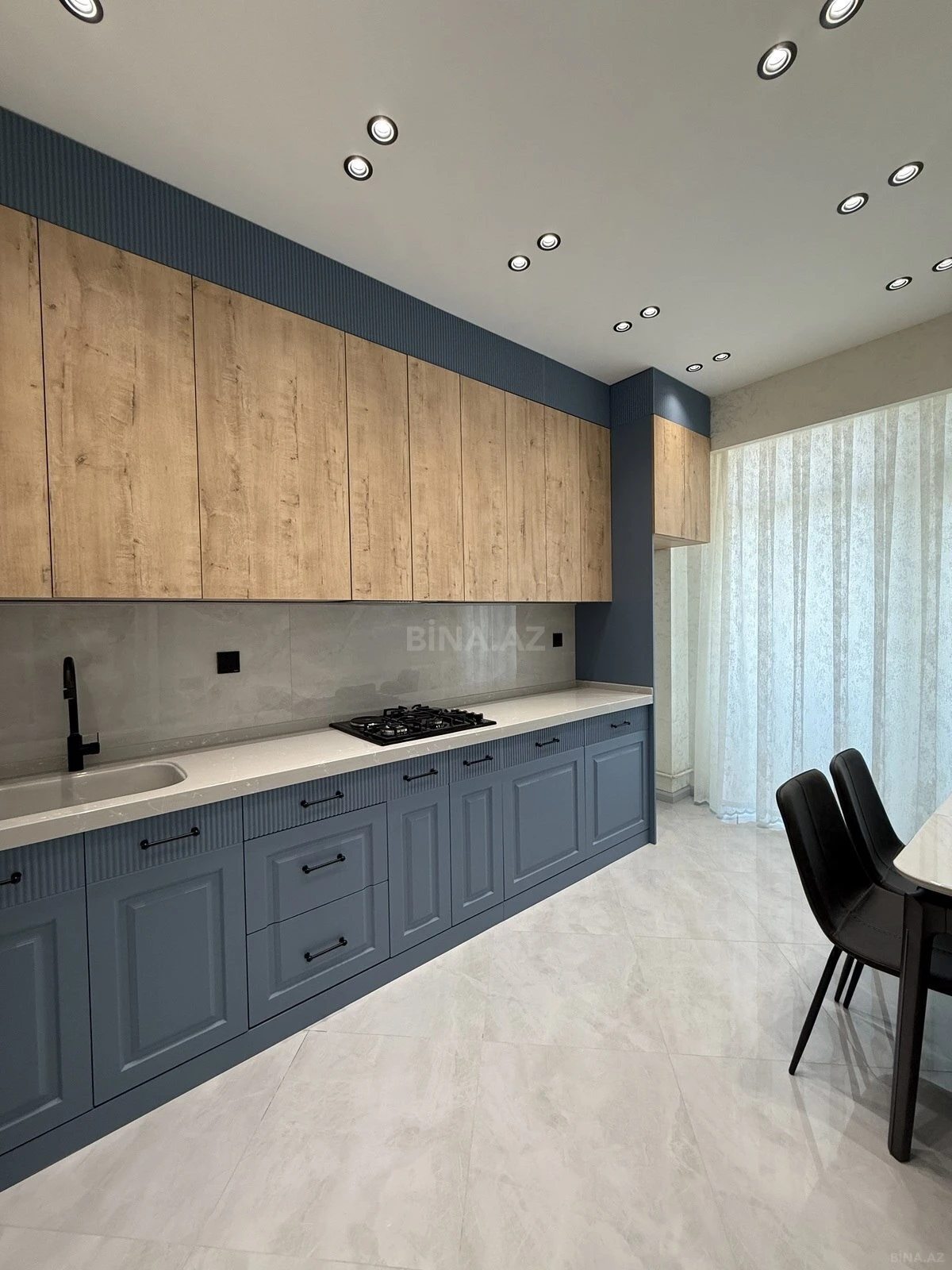 Satılır 2 otaqlı mənzil 83 m²